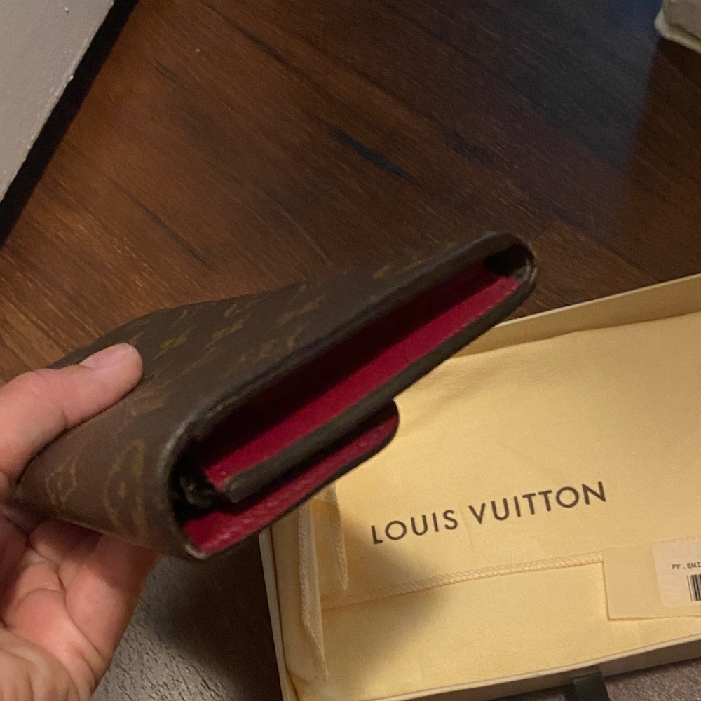 Louis Vuitton Emelie Monogram Wallet 💕 - Picture 8 of 8